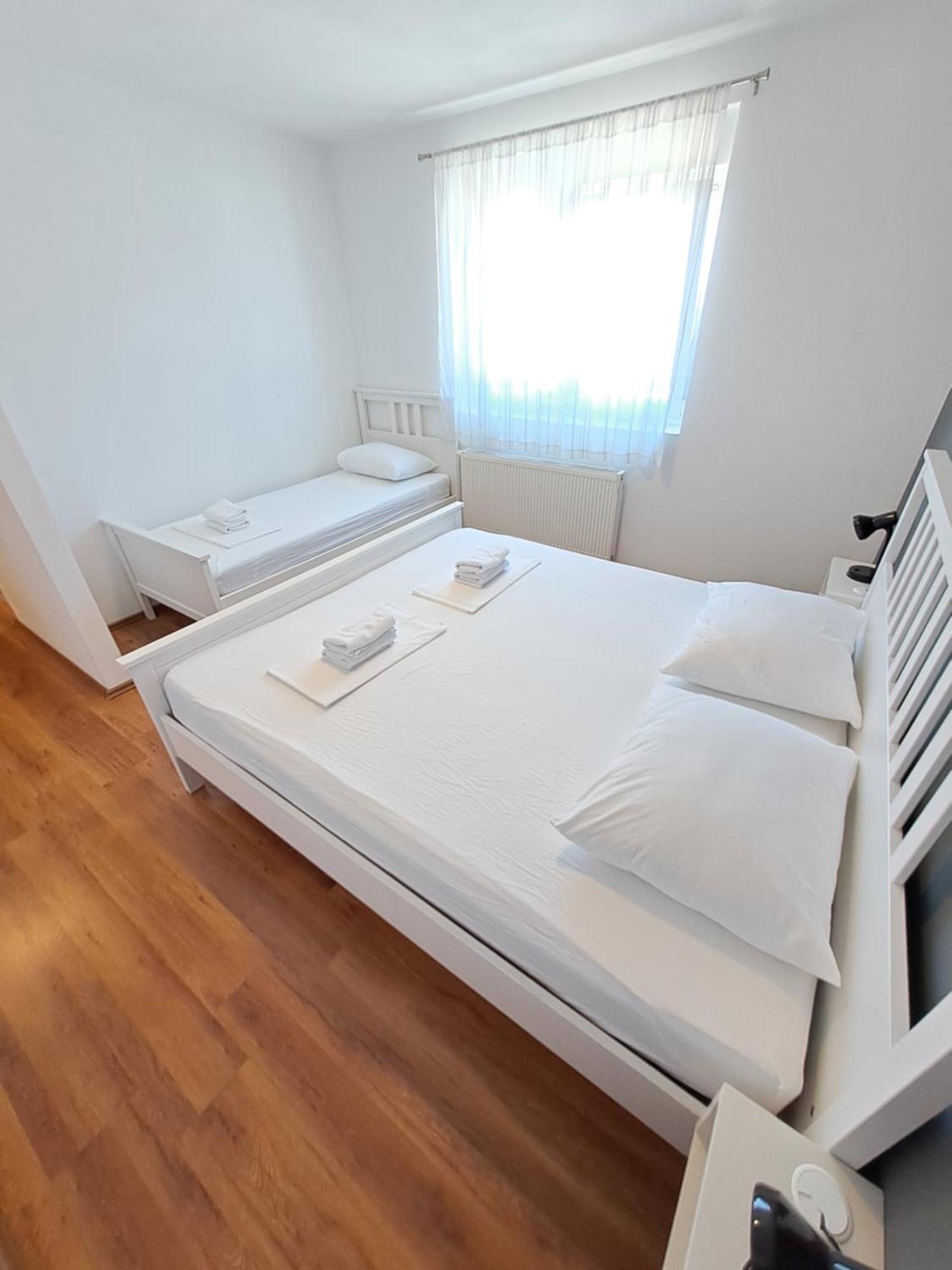 Holiday House Meri Pakostane Ngoại thất bức ảnh